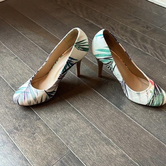 Kelly & Katie fashion print pumps. Size 8 - Picture 2 of 4